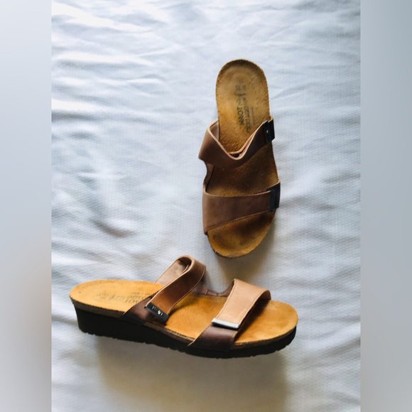 NAOT Brown Leather Women's Sandals - Picture 1 of 9
